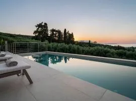 Villa Aurelia with private pool and jacuzzi
