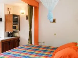 Studio charmant à Sainte-Luce, 28 m², terrasse et jardin.