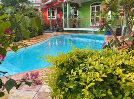 Charming Apartment in Pereybere with Shared Pool, 75 m²