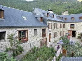 Maison de charme à Guchan avec vue sur la montagne et jacuzzi – hotel w mieście Guchen