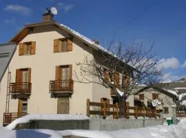 Maison spacieuse à Villar-Saint-Pancrace avec vue montagne