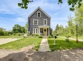 New London Hideaway: 2 Mi to Beach & Boardwalk