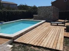 Villa confortable avec piscine privée à Saint-Saturnin-lès-Apt