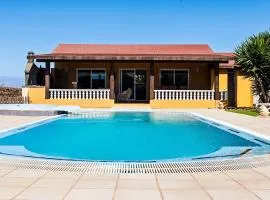 Charming Villa with Sea View in El Roque, Private Pool