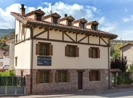 Charming House in Fresneda de la Sierra Tirón with Garden.