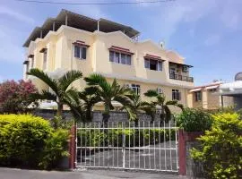 Spacious Villa Grand Baie with Pool