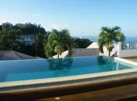 Maison charmante à Fort-de-France avec vue sur mer et montagne