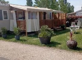 Bungalow confortable à Condrieu avec piscine partagée