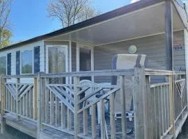 Bungalow confortable à Argences-en-Aubrac avec piscine