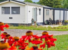 Modern Chalet Inn een Groene Oase van Rust!, hotell i Hoogersmilde