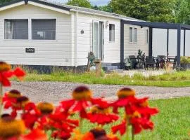 Modern Chalet Inn een Groene Oase van Rust!