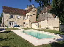 Villa charmante à Montfaucon avec piscine privée
