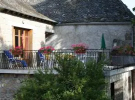 Maison charmante à Florentin-la-Capelle avec vue montagne