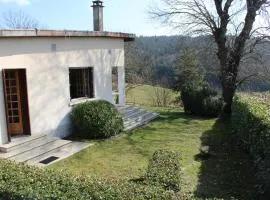 Maison chaleureuse à Langogne avec vue sur montagne