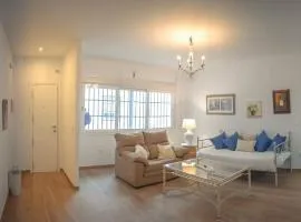 Modern Apartment in Peñaflor with Air Conditioning - 85 m²