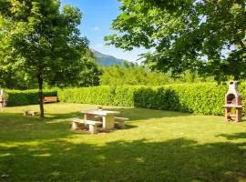 Chalet enchanteur à Tarascon-sur-Ariège avec vue sur montagne