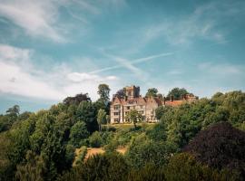 Nutfield Priory Hotel & Spa, hotel v destinaci Redhill