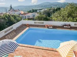 Charming House with Pool in Faro