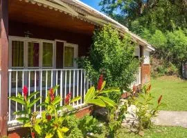 Bungalow charmant proche de Bouillante avec climatisation.