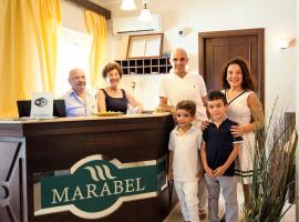 Hotel Marabel, hotel in SantʼAlessio Siculo