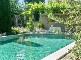 Maison charmante à Oppède avec piscine partagée