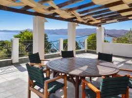 Charming Villa with Sea View in Karistos