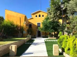 Spacious villa in Can Trabal with private pool and jacuzzi 980 m²