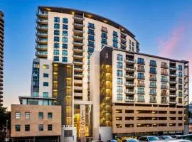 Icon City View Apartments - Managed by Airscape