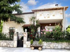Spacious house in Abejar, hótel í Abejar