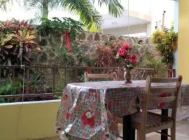 Charming Apartment in Pereybere with Shared Pool, 75 m²