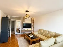 Riverside Apartment, 10min Airport