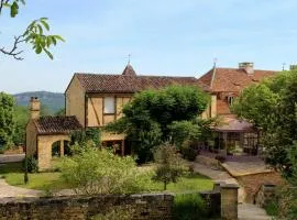 Maison charmante à Saint-Cybranet avec grand jardin, piscine