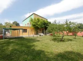 Spacious House with Garden in Touro – Family-Friendly