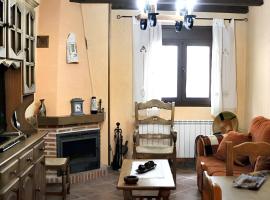 Welcoming House in Hueva, Great View, hôtel à Hueva