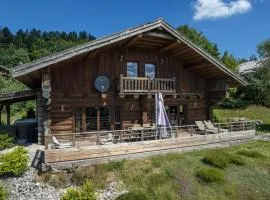Chalet Serenity - Sleeps 9 - Hot Tub