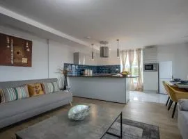 #176 Modern Flat in Central Warrington - Sleeps 5
