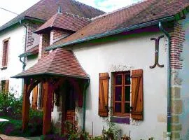 Maison charmante à Montoldre + jardin