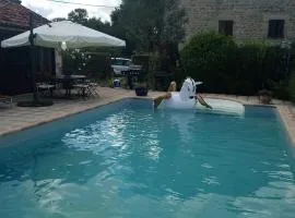 Studio charmant à Bio avec jardin et piscine partagée, 32 m².