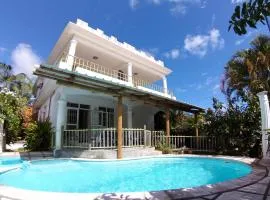 Spacious Apartment in Pamplemousses with Private Pool