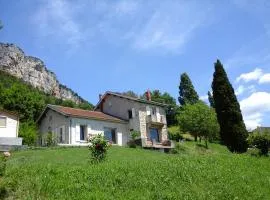 Maison charmante à Plan-de-Baix avec vue montagne.
