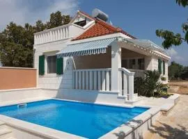 Charming Villa in Pučišća + Pool