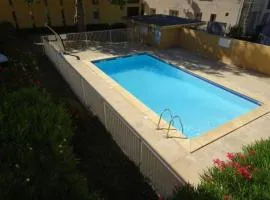 Appartement convivial à Aigues-Mortes, piscine partagée