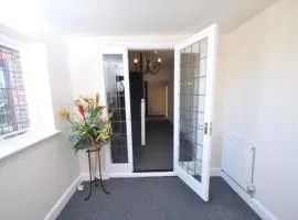 Summerhill Manor Retreat - 7 Bedroom House