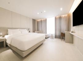 제니스 호텔 – hotel w mieście Jecheon