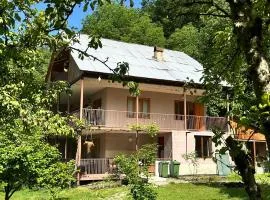 Khideshlebi Guest House
