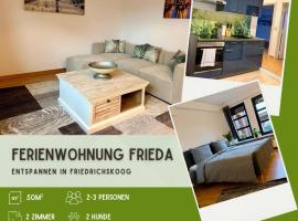 NEUE 50qm 2 Zimmer bis 3 Personen Gern mit Hund Grosser Garten, hotel in Friedrichskoog