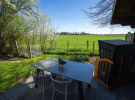 NEUE 50qm 2 Zimmer bis 3 Personen Gern mit Hund Grosser Garten, hotelli kohteessa Friedrichskoog