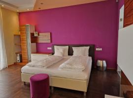 HOTEL MARIA, hotelli kohteessa Gramatneusiedl