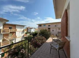 M471 Marcelli, trilocale con balcone a 200 mdalla spiaggia