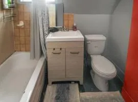Downtown Moncton Oasis - Sleeps 5 - Walk to Riverfront & Avenir Centre